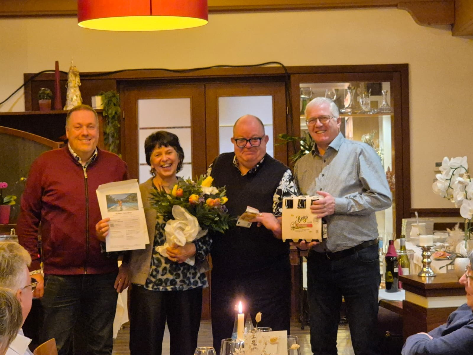 Ein Dankesch&ouml;n vom Pr&auml;sidenten an sein Pr&auml;sidium